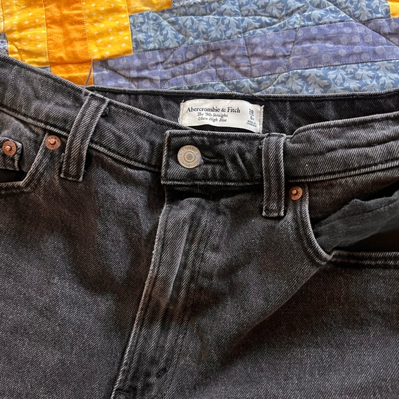 Abercrombie Curve Love Ultra High Rise 99’s Straight Jeans - Black - Picture 6 of 6